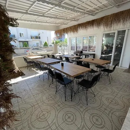 Belka Golf Delux Poolside דירה באלאק
