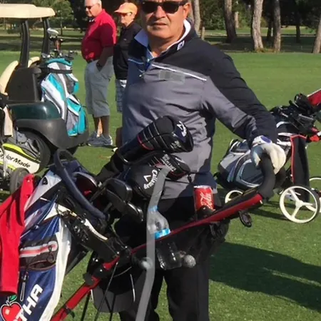 Belka Golf Delux Poolside דירה